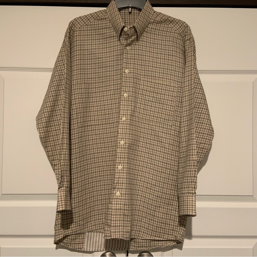 Jack Lipson Studio men’s long sleeve cotton button down shirt.  Size medium